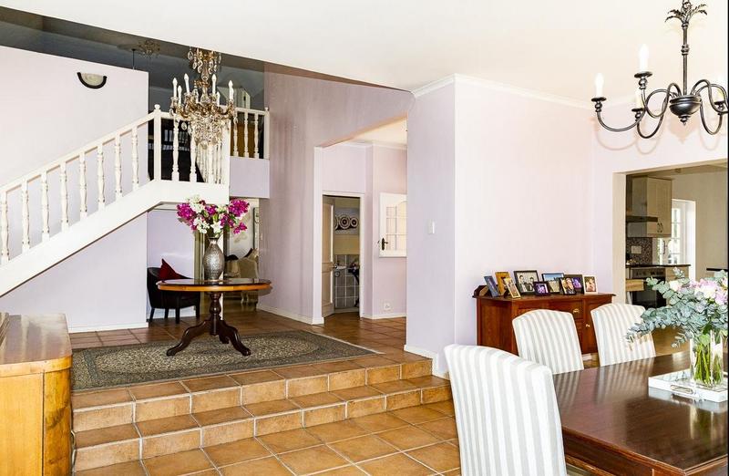 6 Bedroom Property for Sale in Hout Bay Western Cape